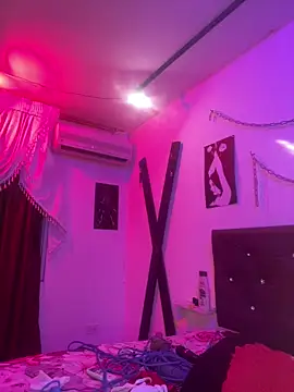 Онлайн чат XXX Little_Naughtty