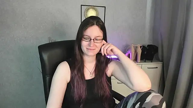 Chat +18 de emmaxDelight ao vivo