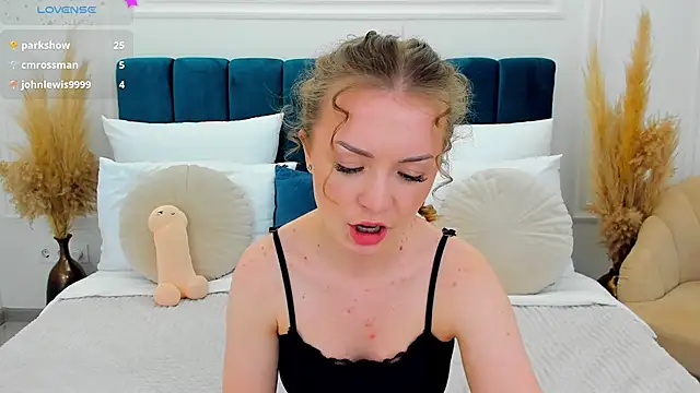 VirginOlly Chat XXX live