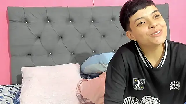 Chat +18 de ariloe_quintero ao vivo