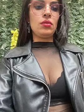 Show modela Astrid-- na web-kameri