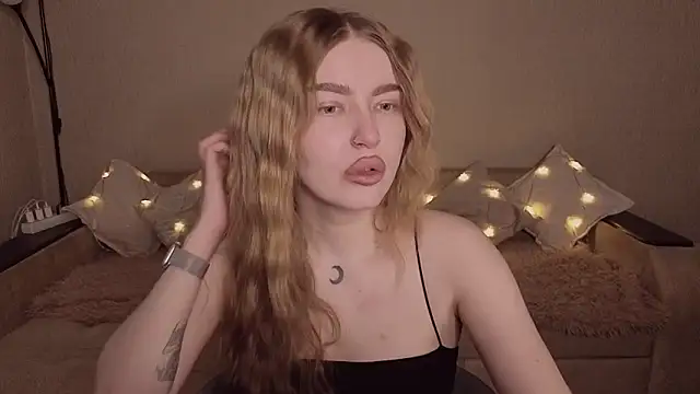 ViolettaLopez Adlı Modelin Canlı XXX Sohbeti