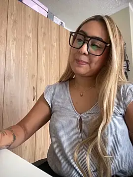 Miabonnett_: απευθείας συνομιλία ΧΧΧ