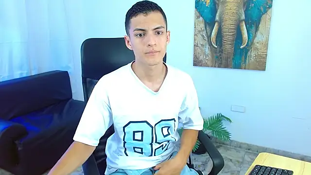 Matiius18's Live XXX Chat