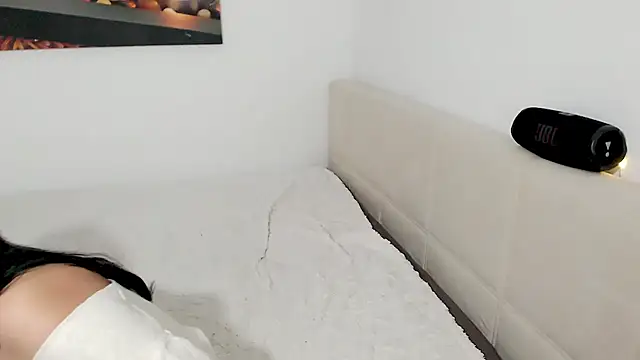 NickyHotXO: διαδικτυακό σόου στην κάμερα