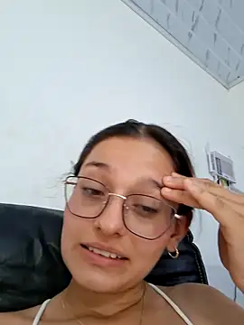 Ary-18's Live XXX Chat