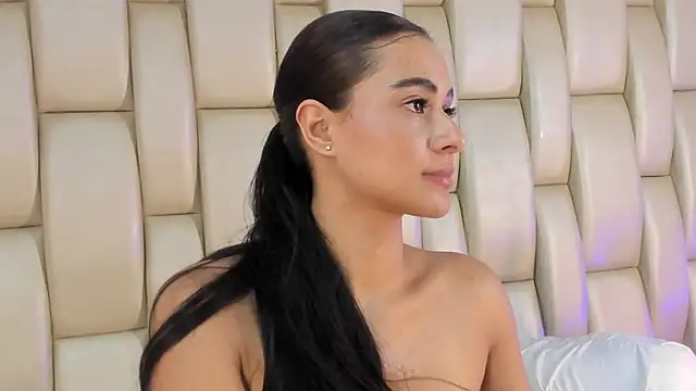 Sweet--Zoe – Naživo XXX chat