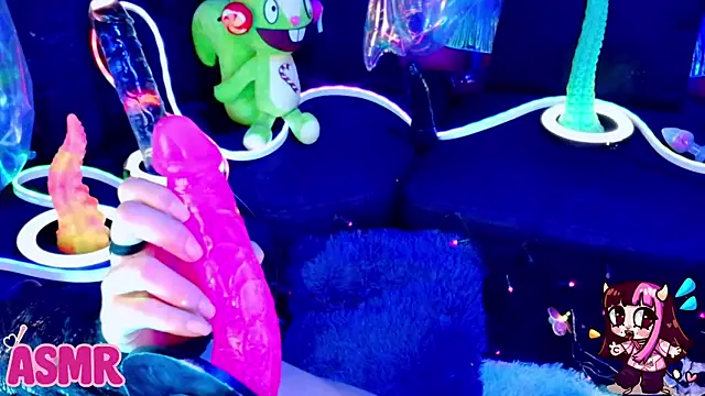 LaytonBox: απευθείας συνομιλία ΧΧΧ