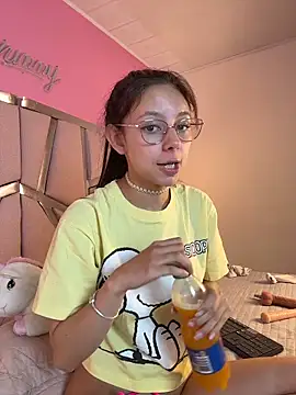 Bonniepark élő XXX-chatje