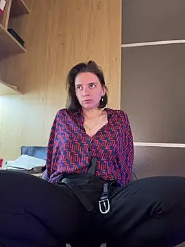 Show modela Take_Me_Awayy na web-kameri