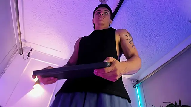 Leo_santoro Show Webcam