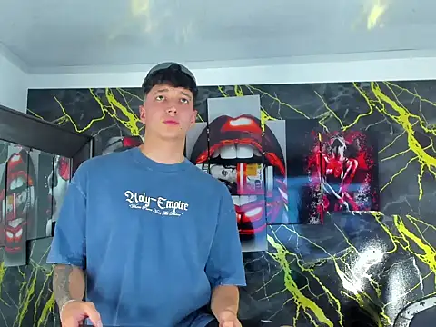 Онлайн чат XXX eithan_boy_