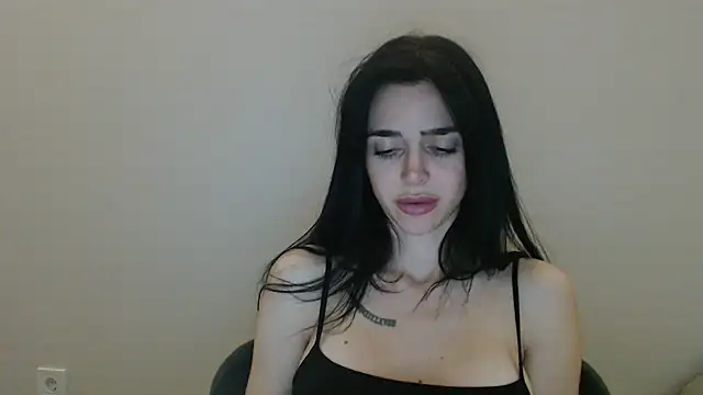 gglingerieeのライブXXXチャット