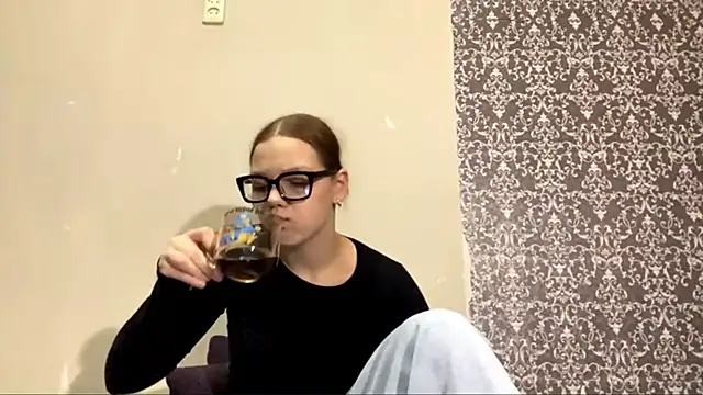 Pertunjukan Kamera Web DramaByte