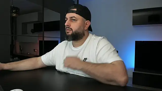 DravenPeak Chat XXX live