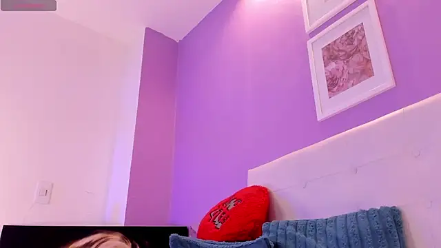 Chat XXX ao vivo de Charlotte11-11