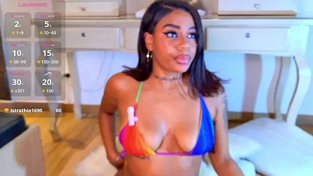 loana_vegas 现场XXX聊天