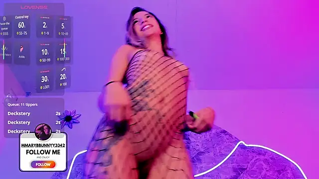 Show modela MaryAnneeXOO na web-kameri