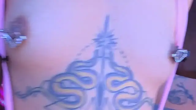 دردشة Jess_tattoo11 الجنسية المباشرة