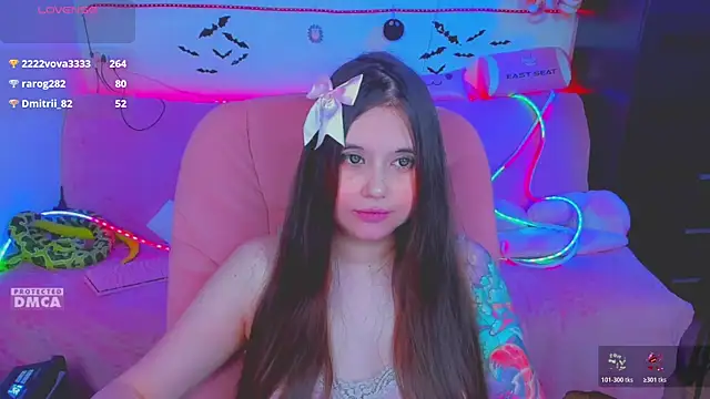 Lolisuccub: вебкам-шоу