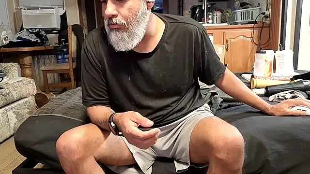 Clouds_4play Show in webcam