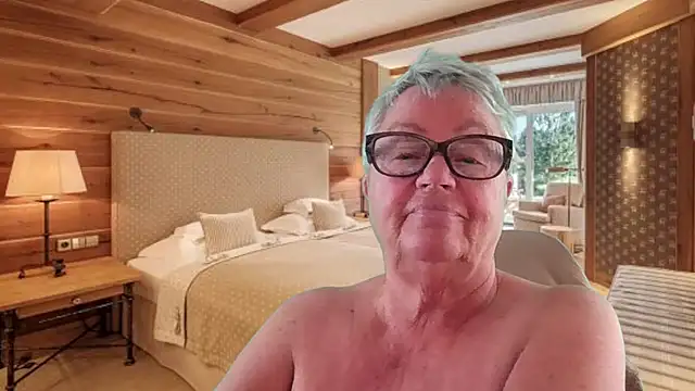 عرض كام Mystery-Grandmother