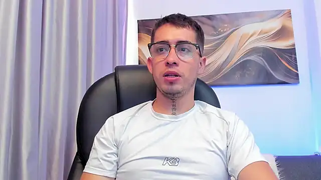 Tommas_Jhonson live XXX chat