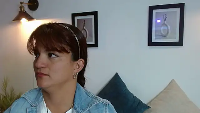 HoneiiQueen Chat XXX in diretta