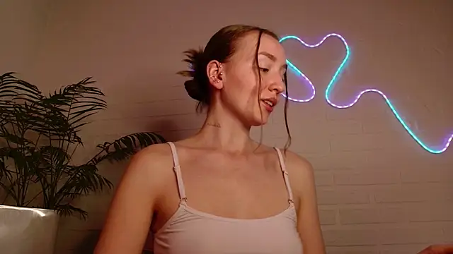 WhitePrincessLuna live XXX chat