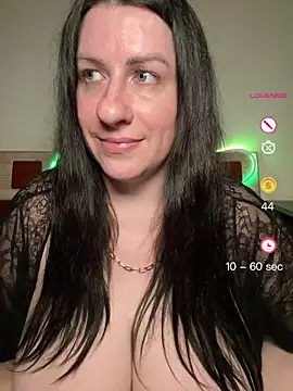 Evelinia: απευθείας συνομιλία ΧΧΧ