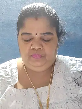 tamilthanushri Chat XXX in diretta