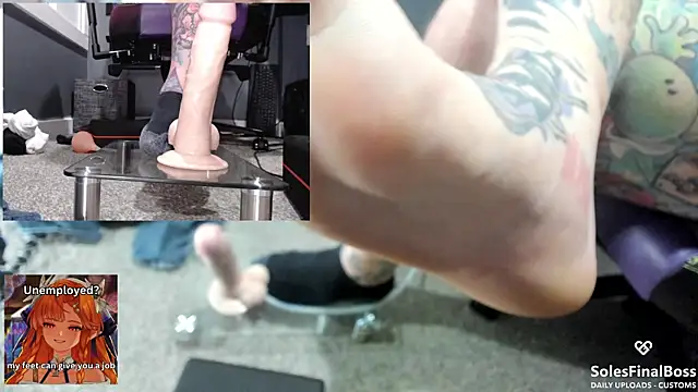 SolesFinalBoss Show in webcam