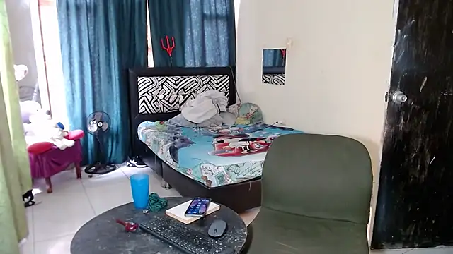 Chat +18 de Sashaferrari2000 ao vivo