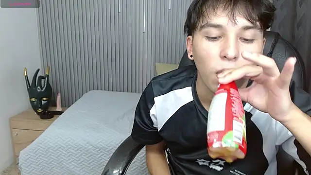 Вебкам-шоу StiwenTwink