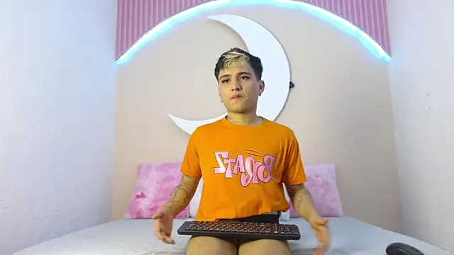 دردشة IanStorm الجنسية المباشرة