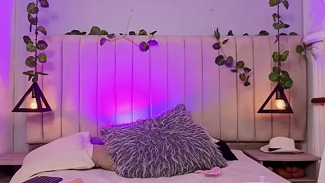 Amelia_Brixton Adlı Modelin Web Kamerası Şovu