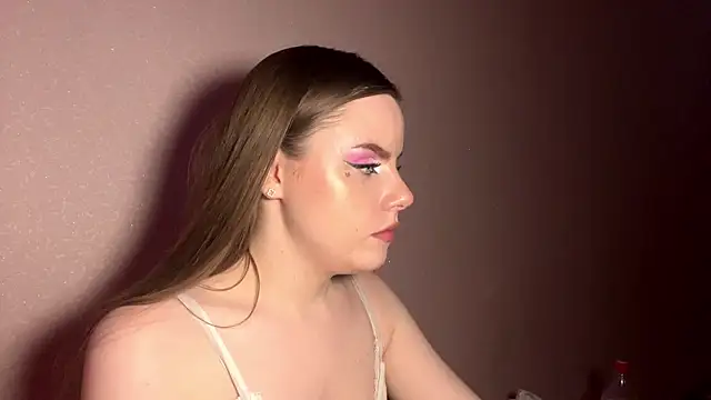 LeishaRocher: διαδικτυακό σόου στην κάμερα