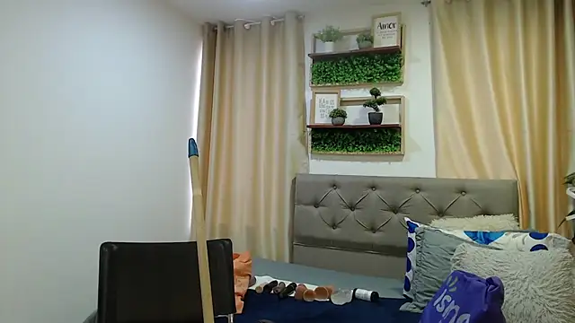 sasi_luna Adlı Modelin Canlı XXX Sohbeti