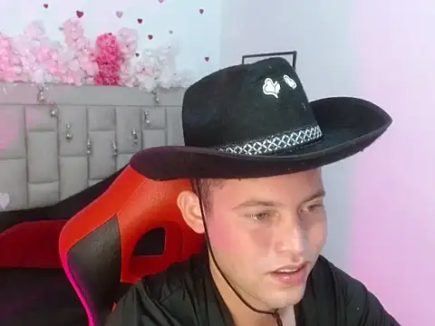 Вебкам-шоу sven_fox723