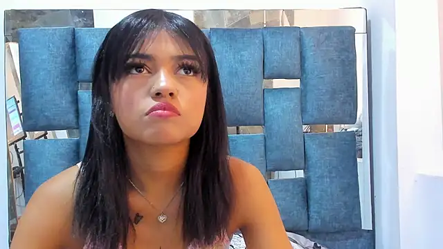 Alaia2 Live XXX Chat