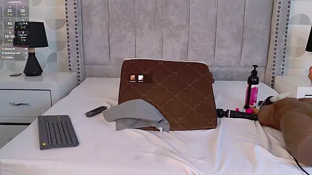 XXX chat uživo modela vivi_ruby