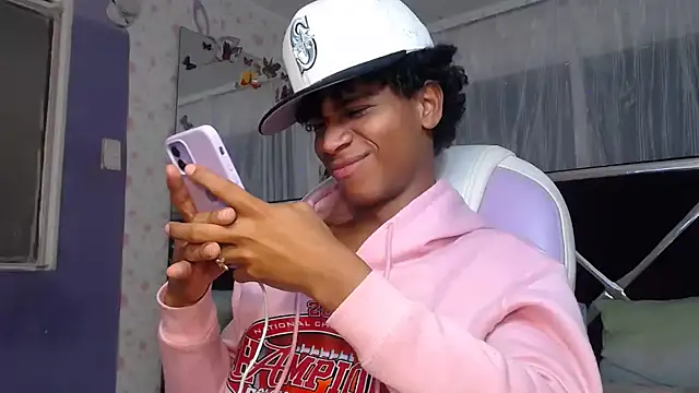 Santy_bigcock_01 webcam show