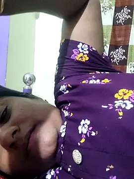 yamini1431 即時 XXX 聊天