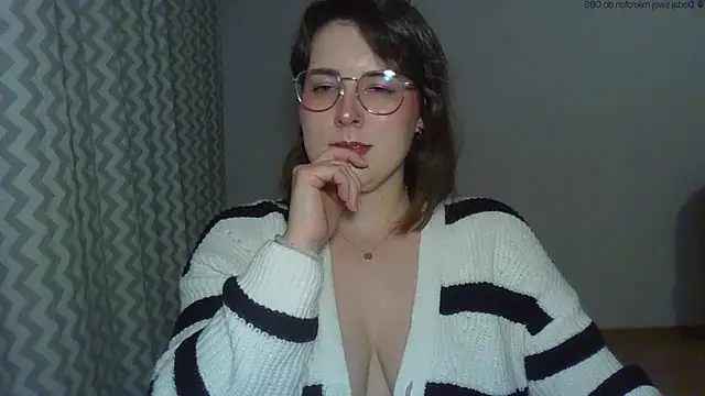 Show modela ClaraHard na web-kameri