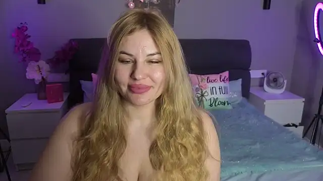 دردشة Passion-Blondy الجنسية المباشرة