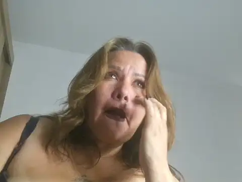 dulce_anahi_のライブXXXチャット