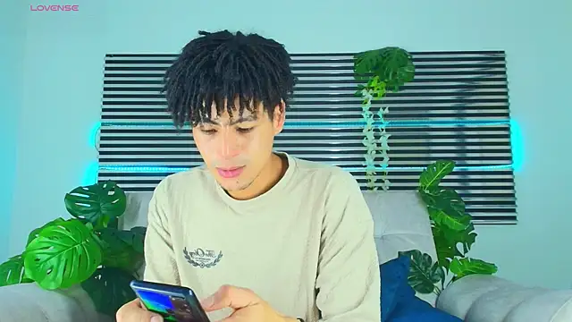 ThiiagoSaeenz Show in webcam