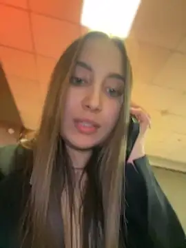 ICrazyOneIRL 网络视讯表演