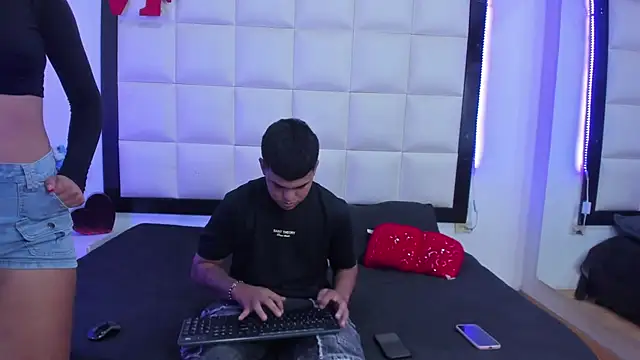 Aliss_Aron 即時 XXX 聊天