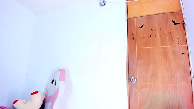 Chat XXX en directo de Emily_Coper18